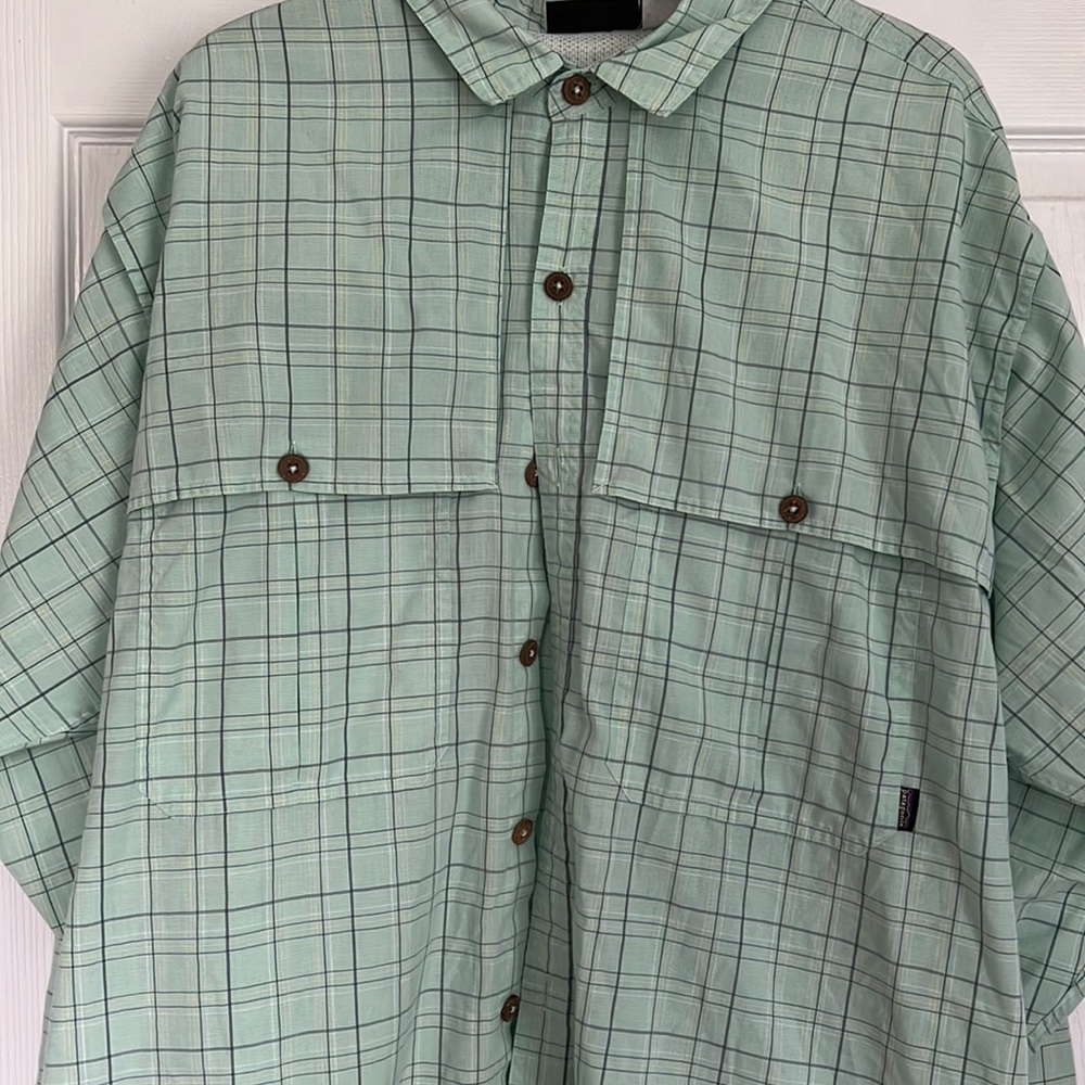 Patagonia Men’s green plaid fishing shirt.  Long sleeved.